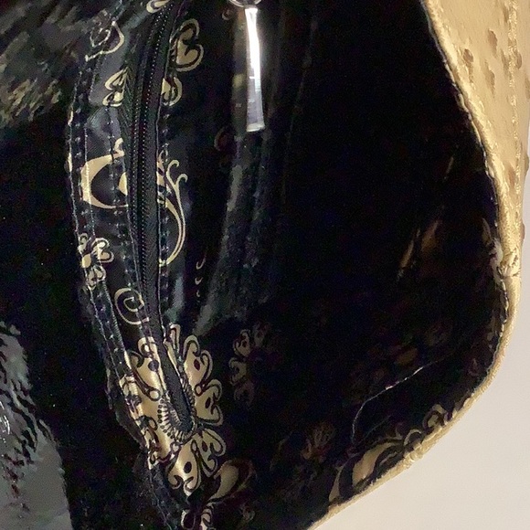 Grace Adele Crossbody Bag with strap - Picture 3 of 4